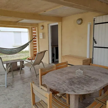 Gruissan Chalet Authentique 50M De La Plage Daire *