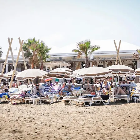 Gruissan Chalet Authentique 50M De La Plage Daire
